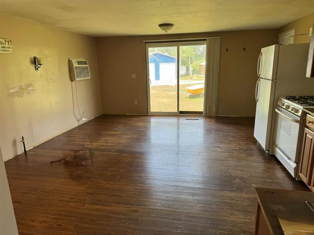 9388 S Lake Drive, Evart, MI 49631