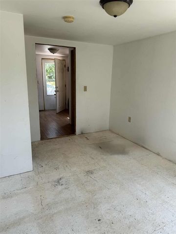 9388 S Lake Drive, Evart, MI 49631