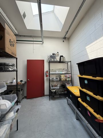 3026 W Carroll Avenue, Chicago, IL 60612