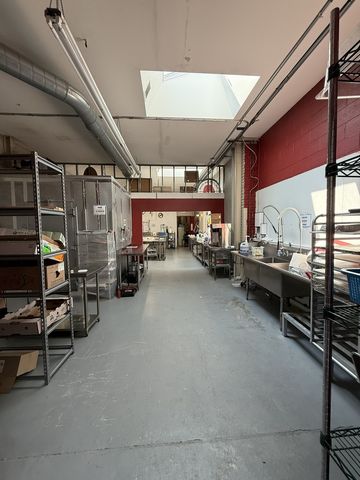 3026 W Carroll Avenue, Chicago, IL 60612