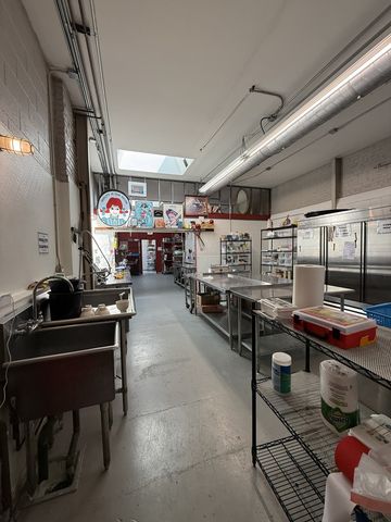 3026 W Carroll Avenue, Chicago, IL 60612