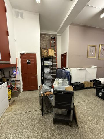 3026 W Carroll Avenue, Chicago, IL 60612