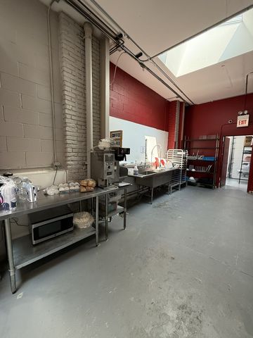 3026 W Carroll Avenue, Chicago, IL 60612
