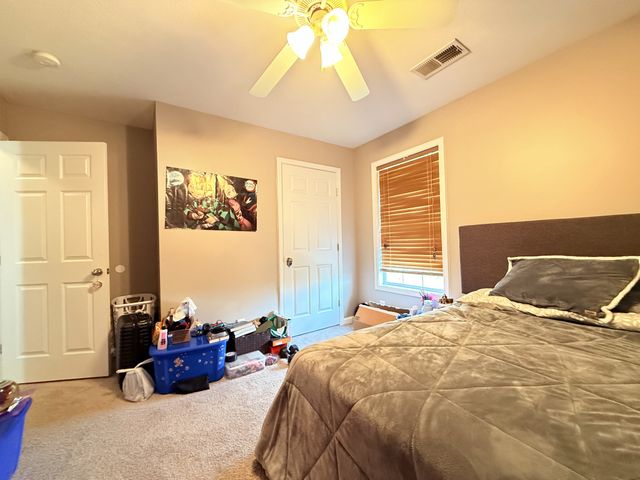 709 Shetland Dr, Oak Grove, KY 42262