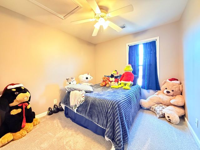 709 Shetland Dr, Oak Grove, KY 42262