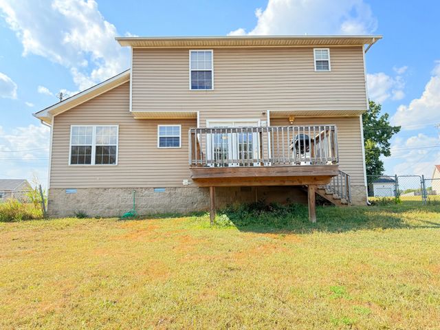 709 Shetland Dr, Oak Grove, KY 42262
