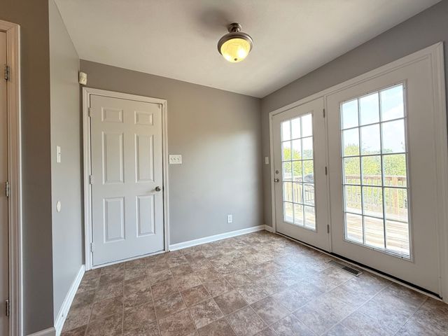 709 Shetland Dr, Oak Grove, KY 42262