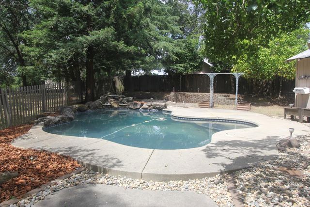 9258 Ultra Ct, Orangevale, CA 95662