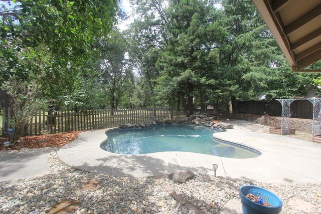 9258 Ultra Ct, Orangevale, CA 95662