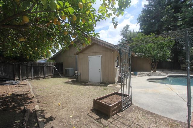 9258 Ultra Ct, Orangevale, CA 95662