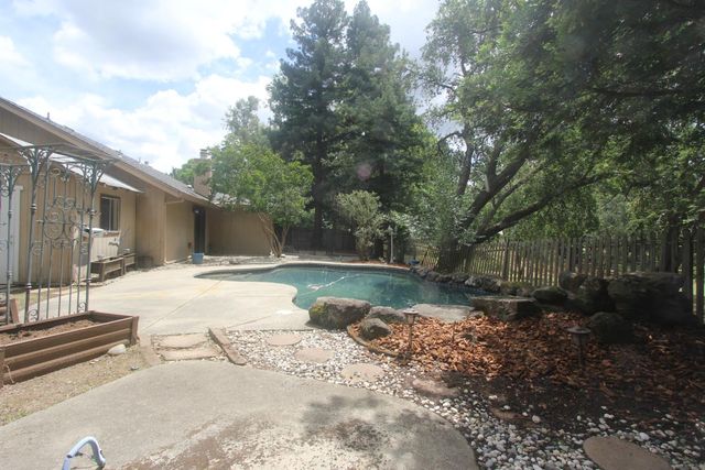 9258 Ultra Ct, Orangevale, CA 95662