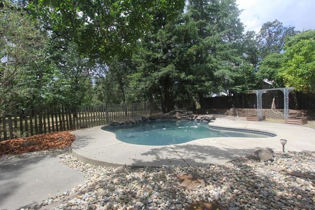 9258 Ultra Ct, Orangevale, CA 95662