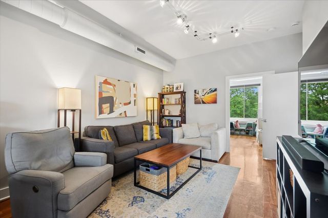 4751 N Artesian Avenue 408, Chicago, IL 60625