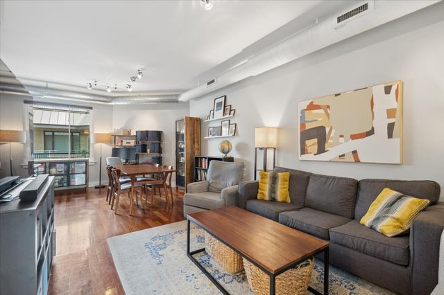 4751 N Artesian Avenue 408, Chicago, IL 60625