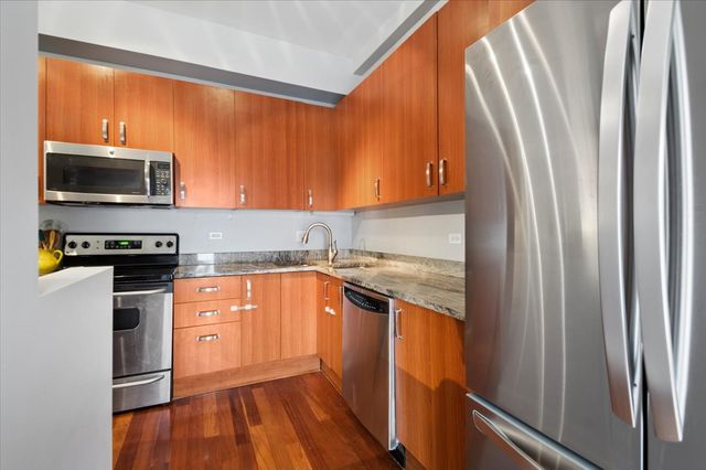 4751 N Artesian Avenue 408, Chicago, IL 60625
