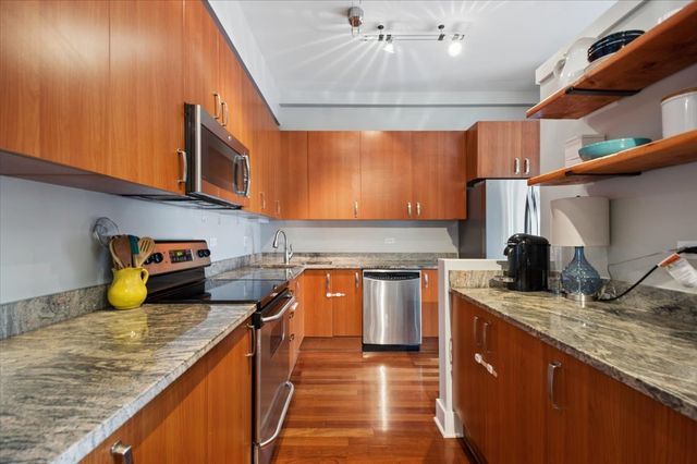 4751 N Artesian Avenue 408, Chicago, IL 60625