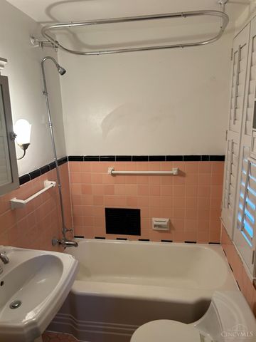 2187 Quebec Road, Cincinnati, OH 45214