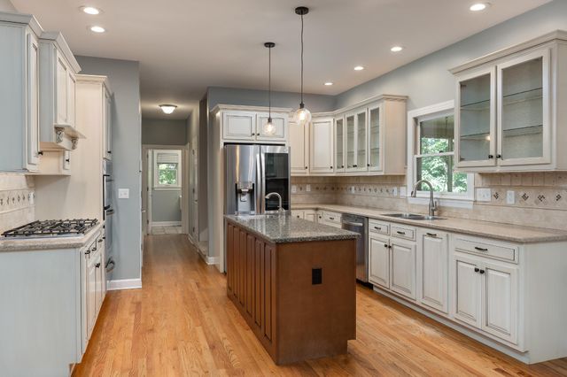 1905 Summer Breeze, Hixson, TN 37343