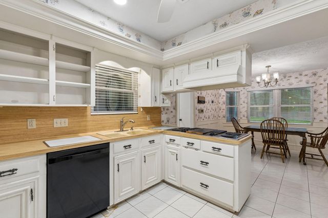 2426 Kings Forest Drive, Kingwood, TX 77339