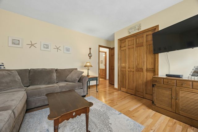 56 Bennett St, Hudson, MA 01749