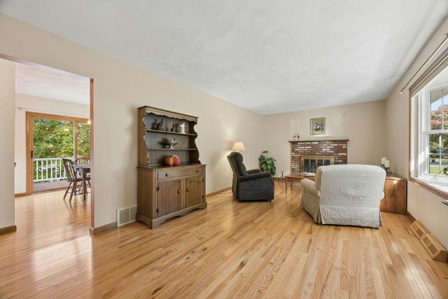 56 Bennett St, Hudson, MA 01749