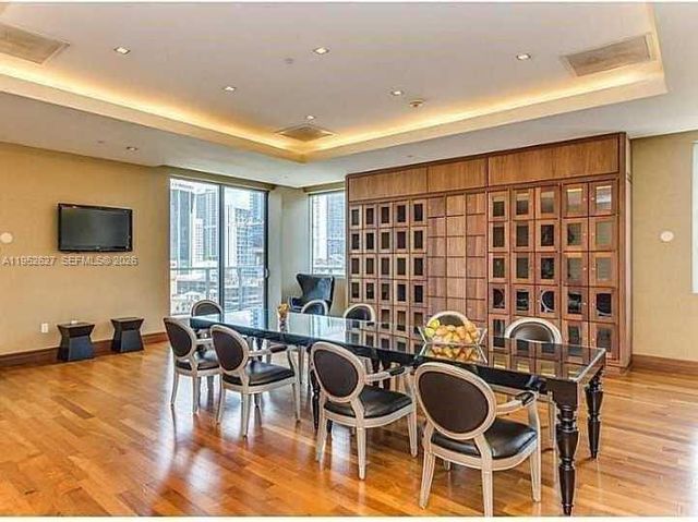 1060 Brickell Ave 2013, Miami, FL 33131