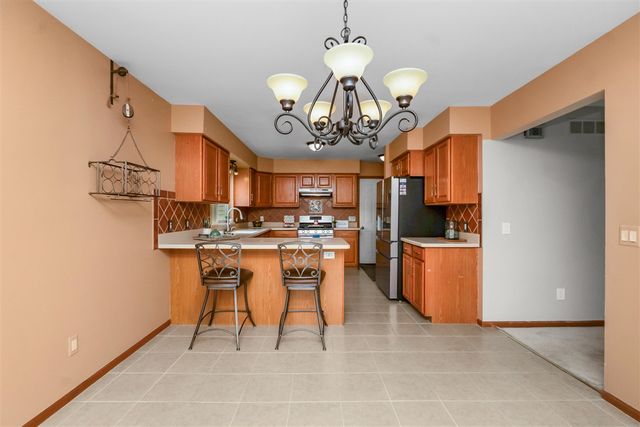 140 Marci Lane, Commerce Twp, MI 48382
