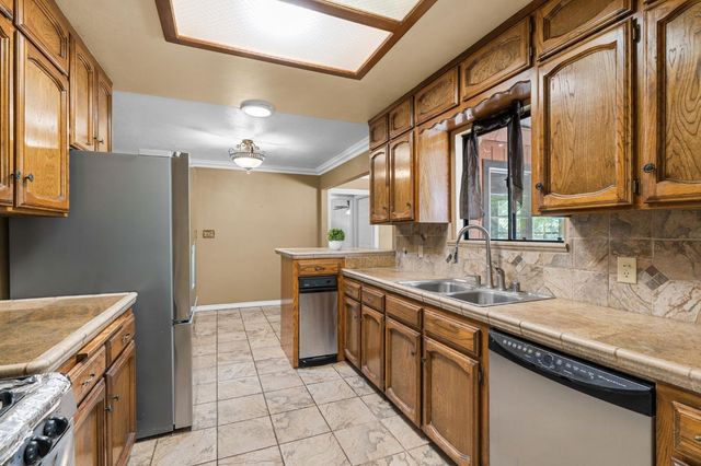 35303 Bonadelle Avenue, Madera, CA 93636