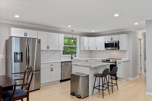 5017 Suter Dr, Nashville, TN 37211