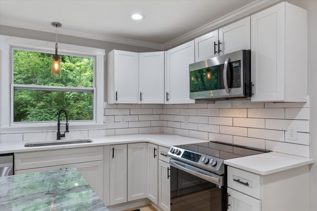 5017 Suter Dr, Nashville, TN 37211