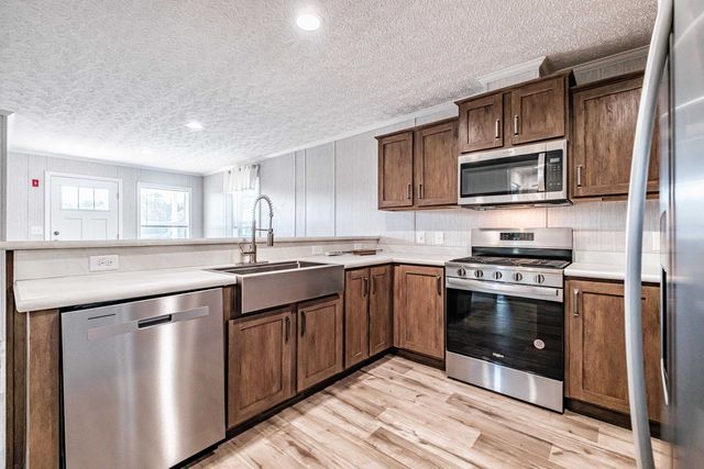 75 Diamondback Drive, Rochester, NH 03868