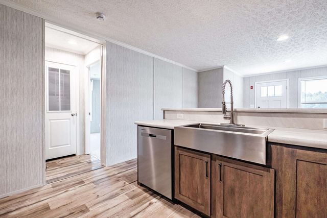75 Diamondback Drive, Rochester, NH 03868
