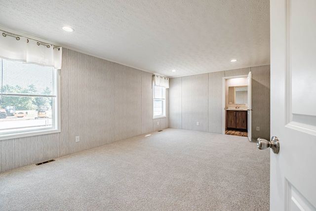 75 Diamondback Drive, Rochester, NH 03868