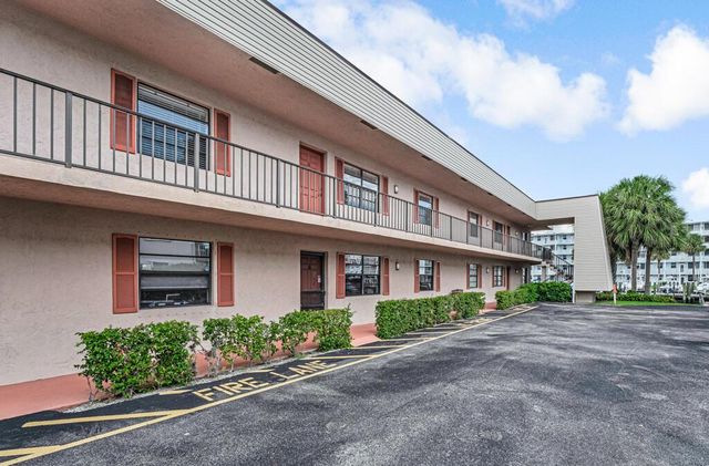 135 Shore Court 203, North Palm Beach, FL 33408