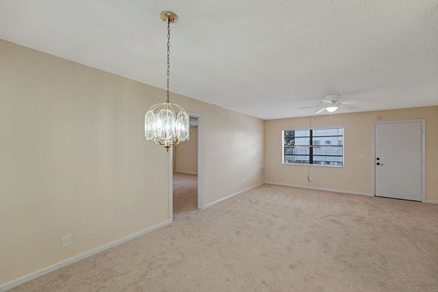 135 Shore Court 203, North Palm Beach, FL 33408