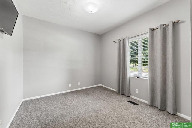 6124 S 189th Avenue, Omaha, NE 68135