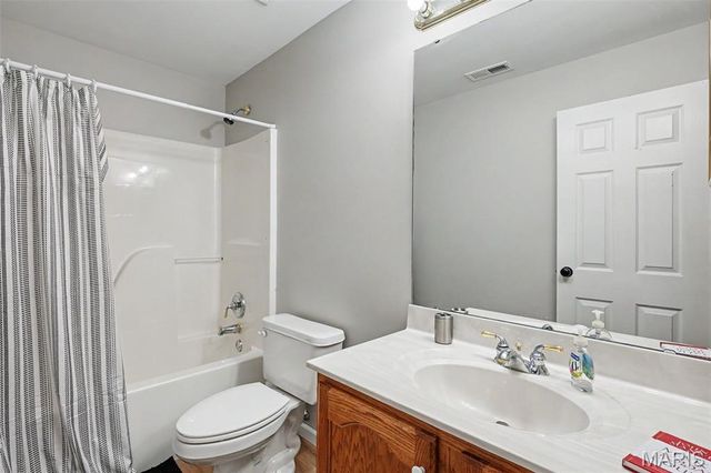 2417 S Lakeridge Court 14, Lake St Louis, MO 63367