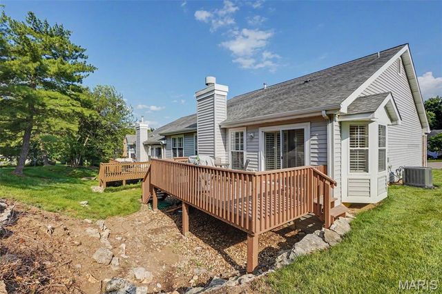 2417 S Lakeridge Court 14, Lake St Louis, MO 63367