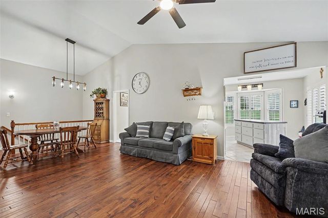2417 S Lakeridge Court 14, Lake St Louis, MO 63367