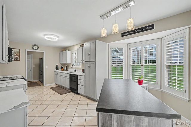 2417 S Lakeridge Court 14, Lake St Louis, MO 63367