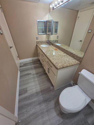 10555 Turtlewood Court 1206, Houston, TX 77072