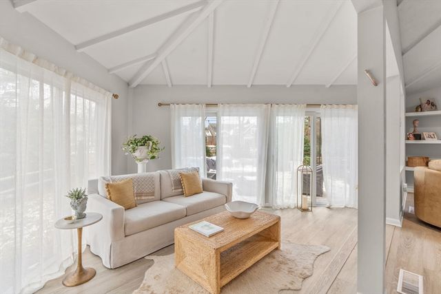 16 Bosun's Lane, Mashpee, MA 02649