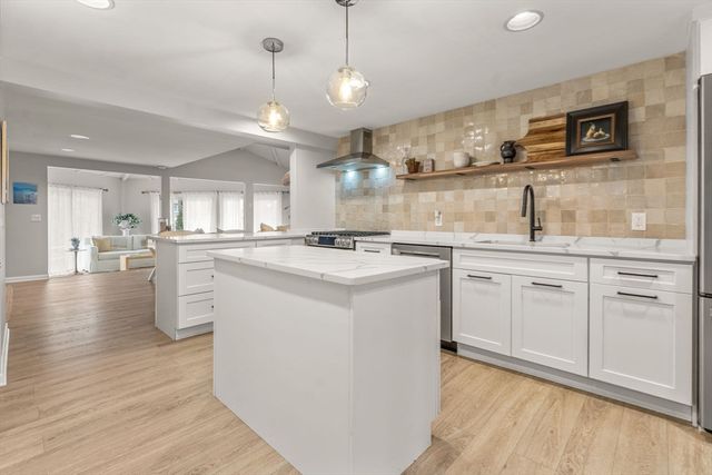 16 Bosun's Lane, Mashpee, MA 02649