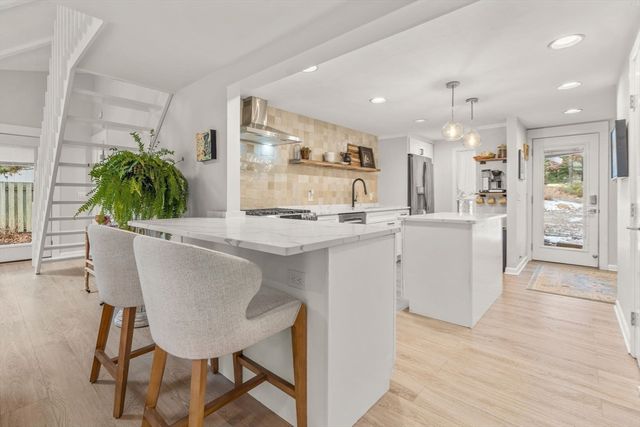 16 Bosun's Lane, Mashpee, MA 02649