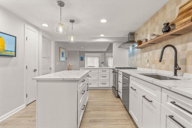 16 Bosun's Lane, Mashpee, MA 02649