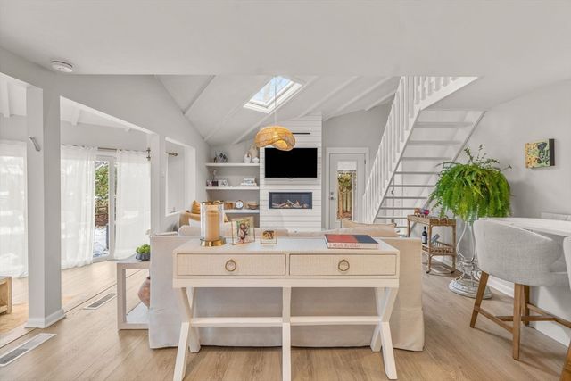 16 Bosun's Lane, Mashpee, MA 02649