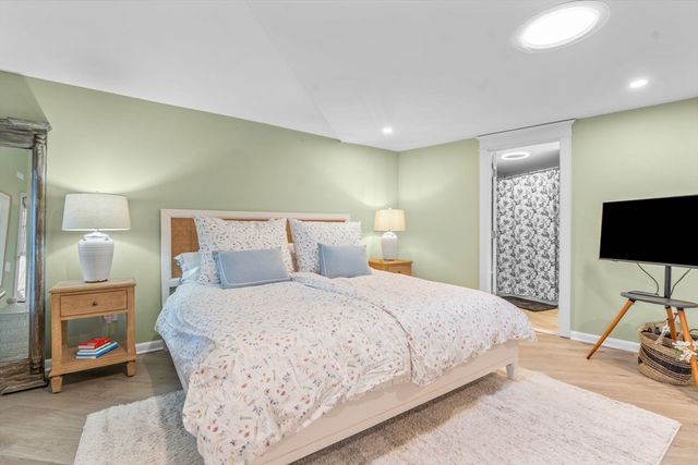 16 Bosun's Lane, Mashpee, MA 02649