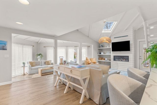 16 Bosun's Lane, Mashpee, MA 02649