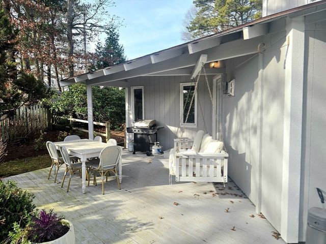 16 Bosun's Lane, Mashpee, MA 02649