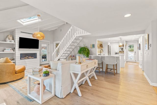 16 Bosun's Lane, Mashpee, MA 02649